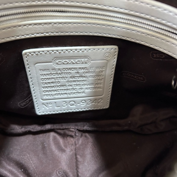 Coach West Zoe Legacy Vintage 90s Leather Bag Color is light blue and cream! - Picture 11 of 16